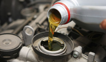 Cambio olio per motori a benzina e Diesel